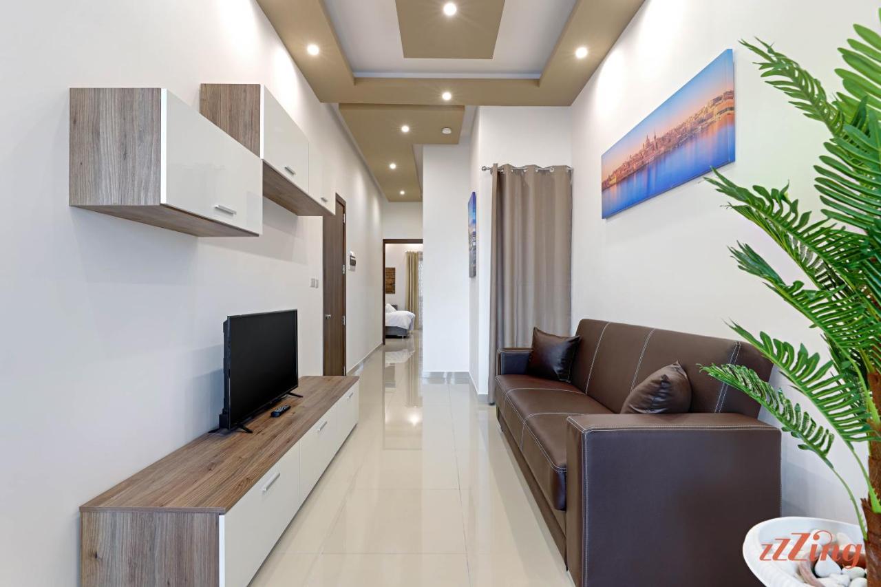 Gem Beachfront Apt With Amazing Bay And Sea Views Birżebbuġa Exteriör bild